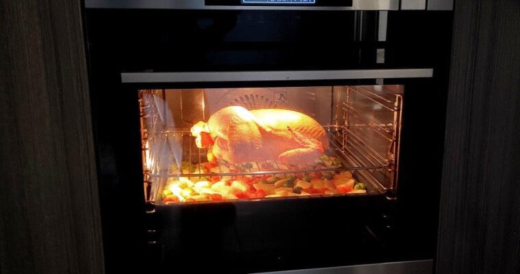 Horno de vapor Steamboost AEG