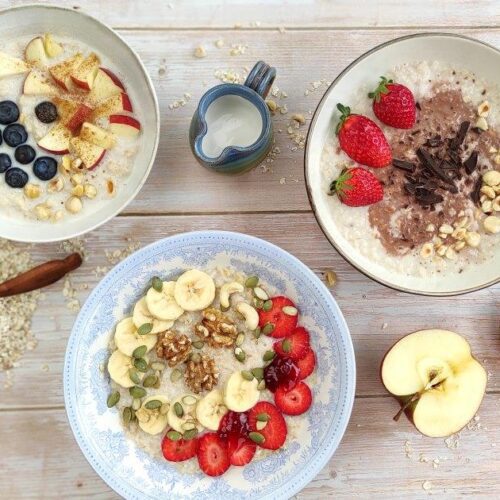 Gachas de avena con diferentes frutas