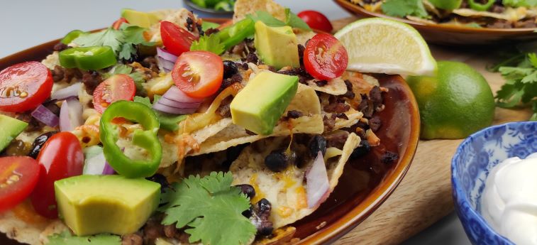 nachos-con-carne-y-queso